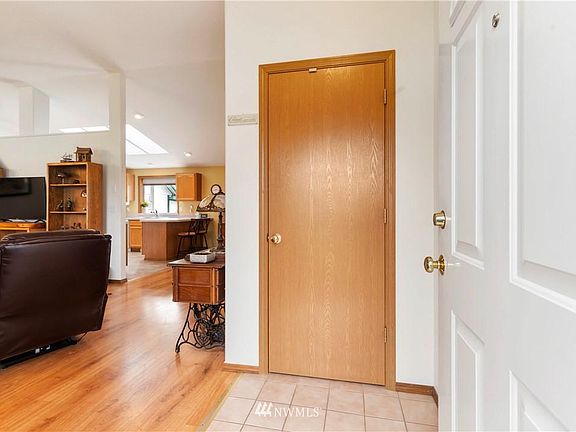 4th image of 3101 Loma Vista Ct SE
