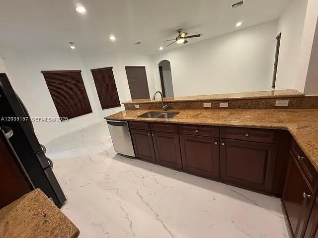 8711 NW 41st St — Photo 10