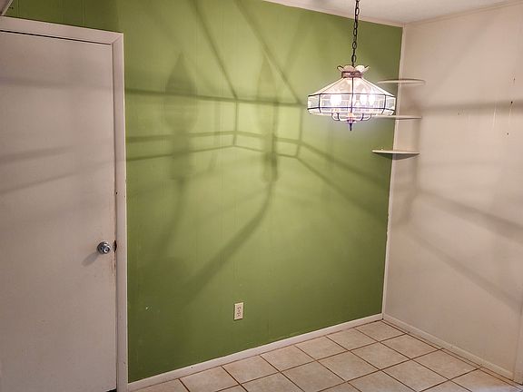 4th image of 1449 Westview Dr
