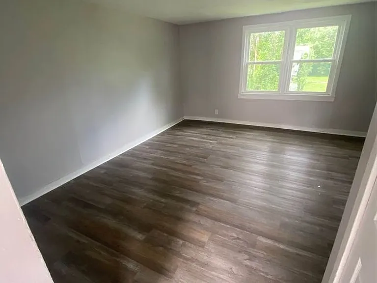 50-60 Longfellow Ct — Photo 3