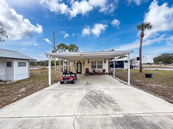 9321 Grizzly Bear Ln, Weeki Wachee, FL 34613