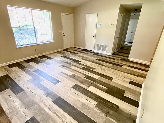 4th image of 6143 Creekford Dr