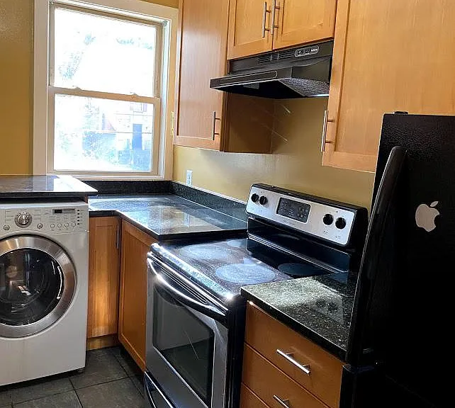 2838 Hartford St SE #304 — Photo 7
