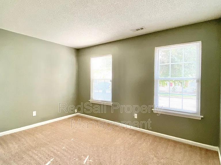 213 N Hunt Club Run — Photo 14