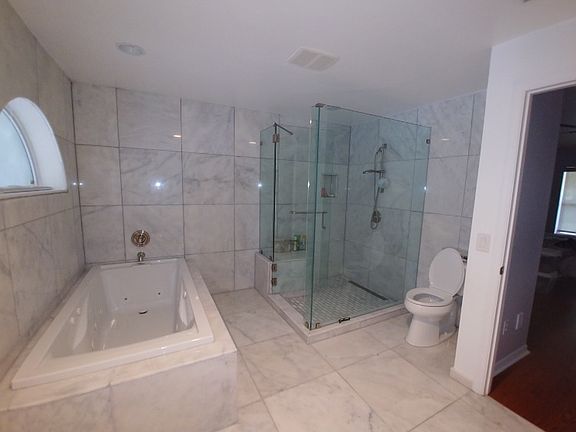 2nd image of 1435 Windy Knoll Ln