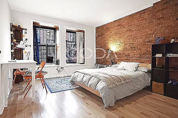 1st image of 166 Vernon Ave