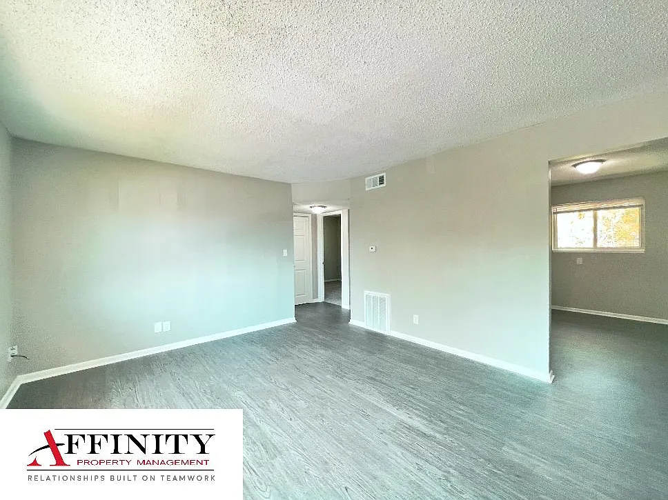 2 bed, $1,075 — Photo 2
