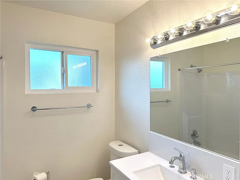 24450 University Ave — Photo 19