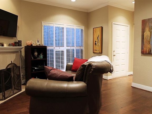 5th image of 2601 Augusta Dr APT 27