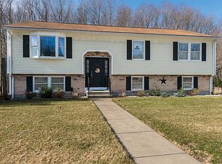 26 Village Way, North Smithfield, RI 02896