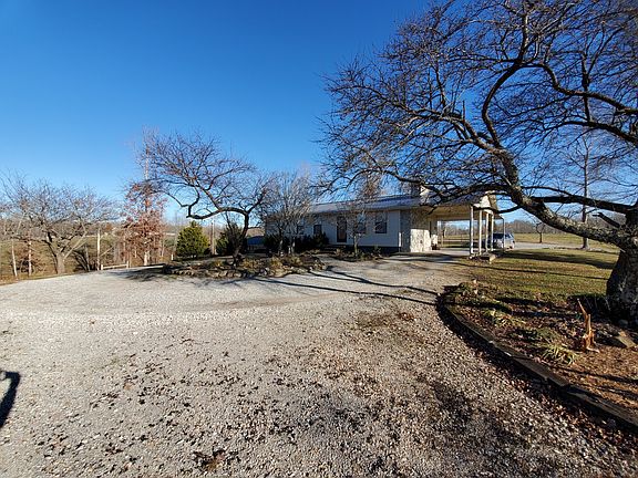 3rd image of 860 Broadway Ave