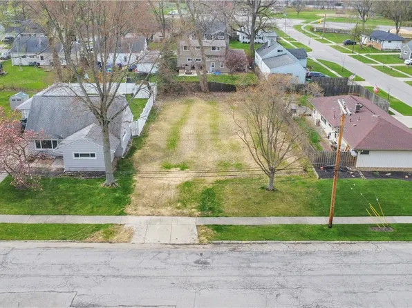 293 Wallace Dr, Berea, OH 44017