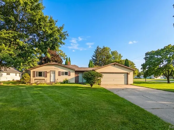 2116 Noble Ave, Flint, MI 48532