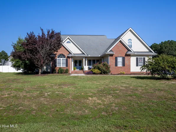 165 Pinecroft Drive, Dunn, NC 28334