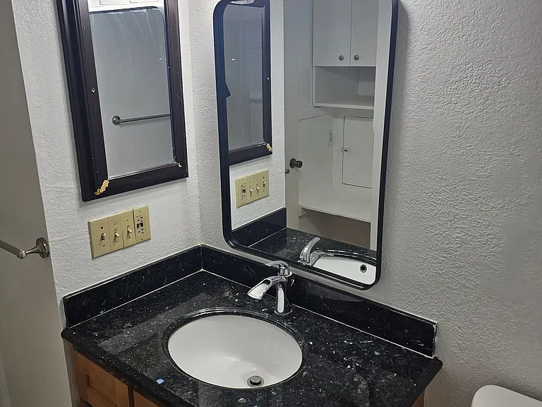 1055 N Capitol Ave #37 — Photo 5