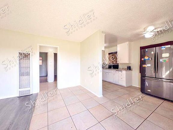 3rd image of 259 E 49th St APT 3