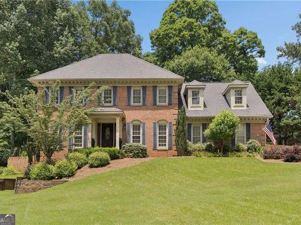 3069 Four Oaks Dr, Dunwoody, GA 30360