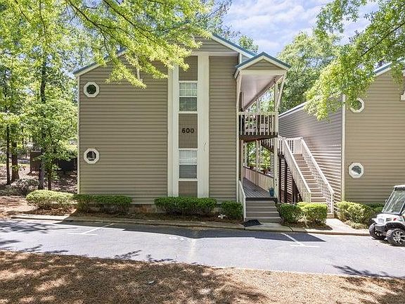 2nd image of 100 Harbor Pl Unit 614