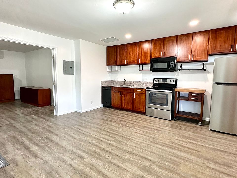 1st image of 108 Maluniu Ave