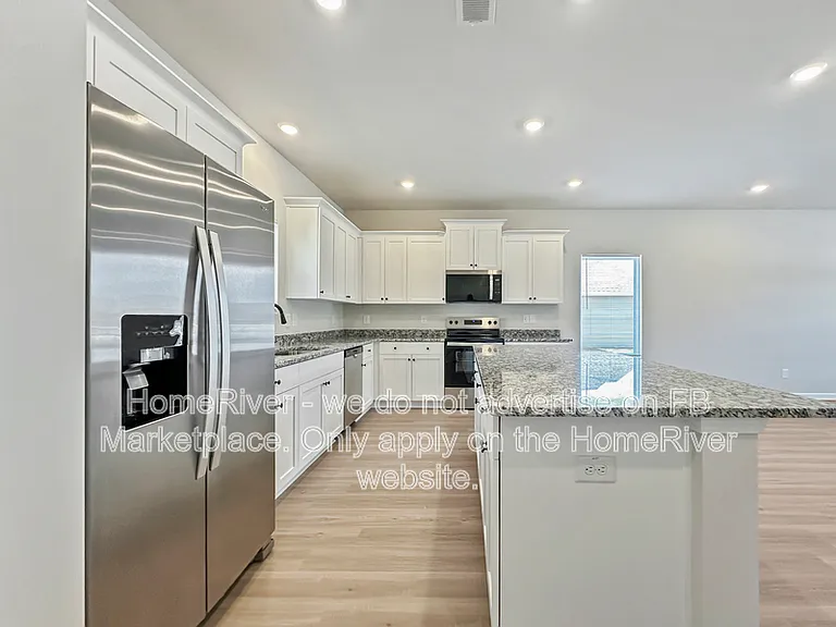 437 Chedworth Dr — Photo 5