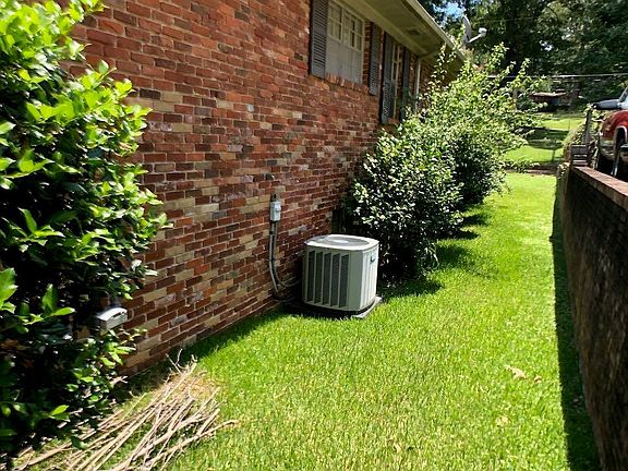 5th image of 1109 Highland Dr