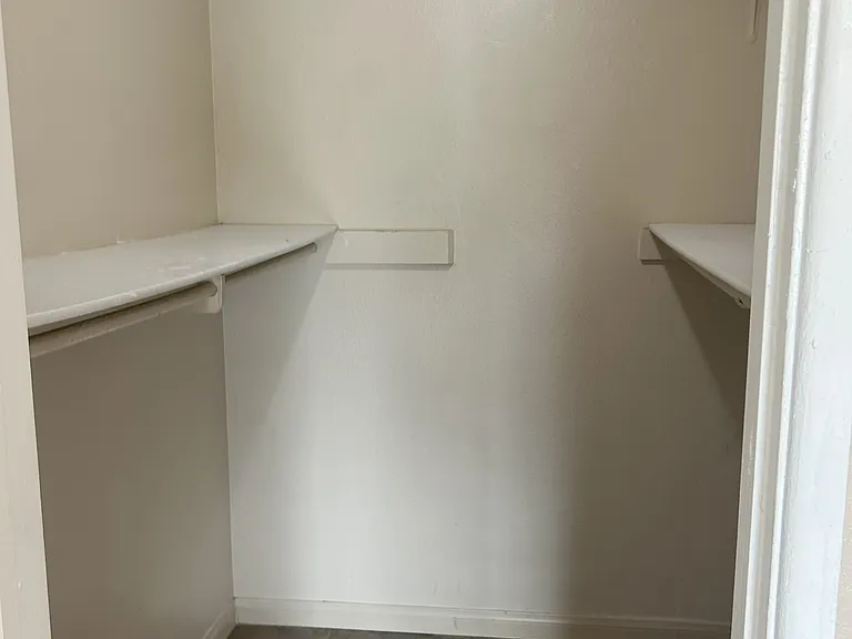 Marine Dr — Photo 9