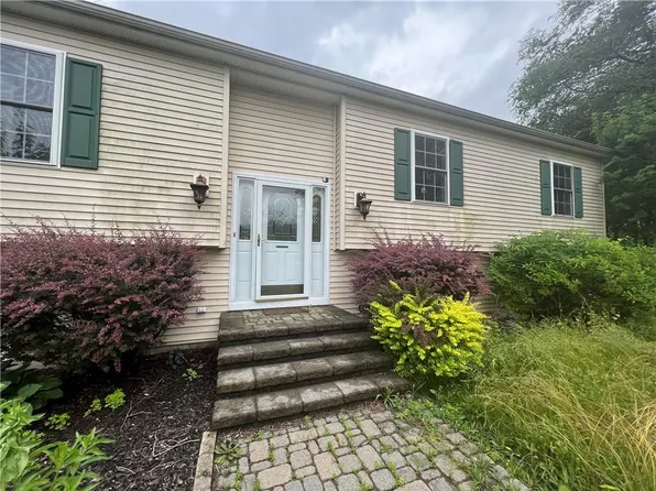 1 Brendella Court, Wallkill, NY 12589