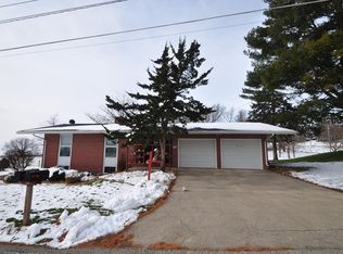 720 Park Dr, Monticello, IA 52310