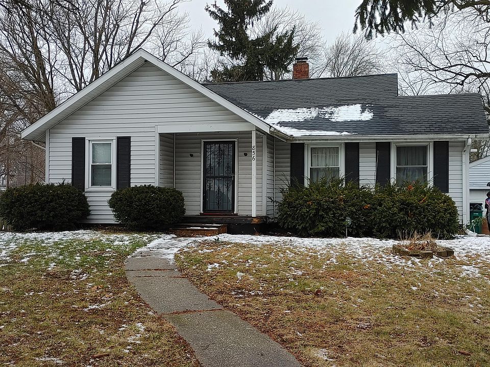 2nd image of 856 W 62nd Pl