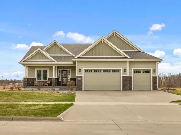 11106 Westport Dr, West Des Moines, IA 50266