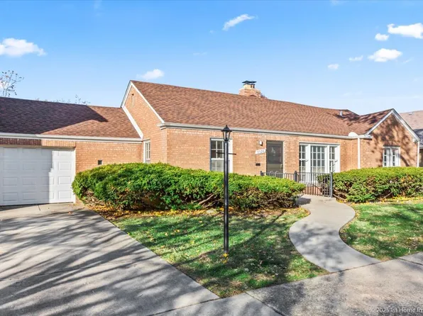 9524 S Francisco Ave, Evergreen Park, IL 60805