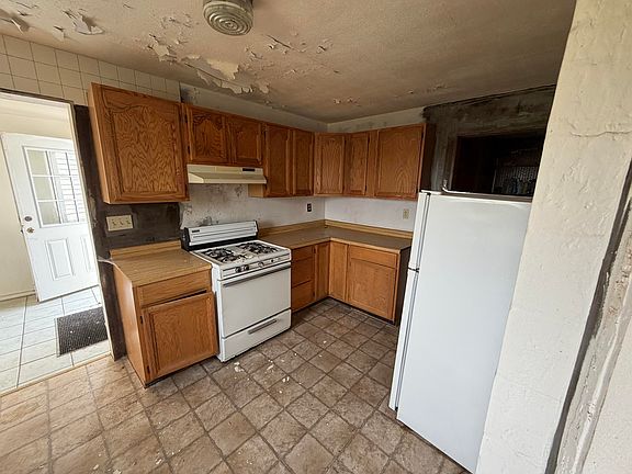 2nd image of 3109 E Sugar Grove Rd
