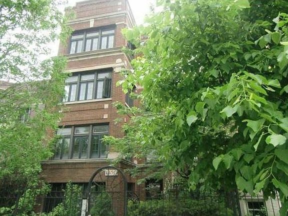 5th image of 1350 N Kedzie Ave