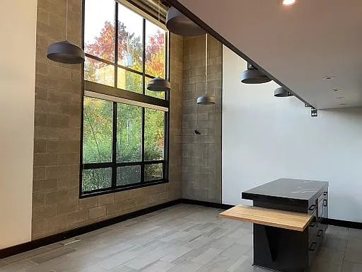 3810 Evanston Ave N — Photo 2
