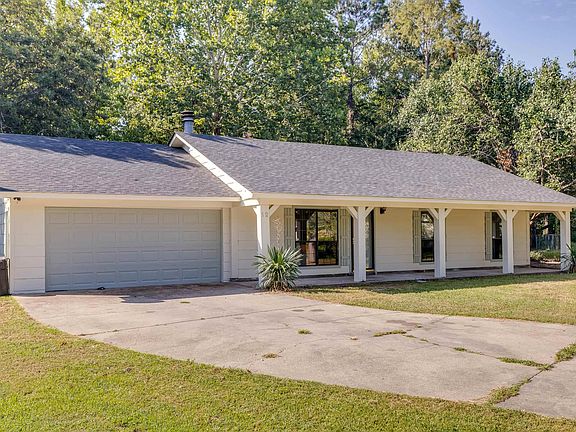 3rd image of 12 Southwood Cir