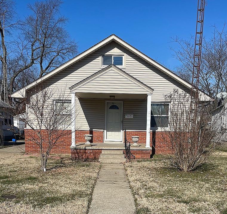 1st image of 615 E 26th St