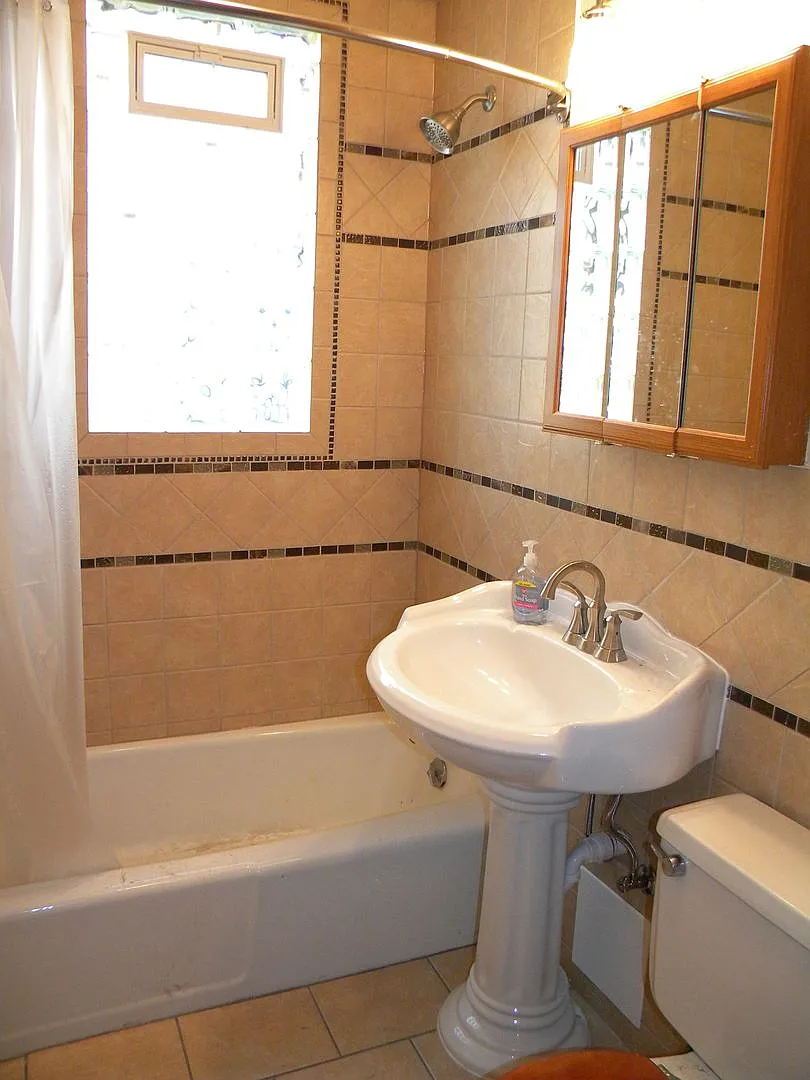 1309-HEN — Photo 3