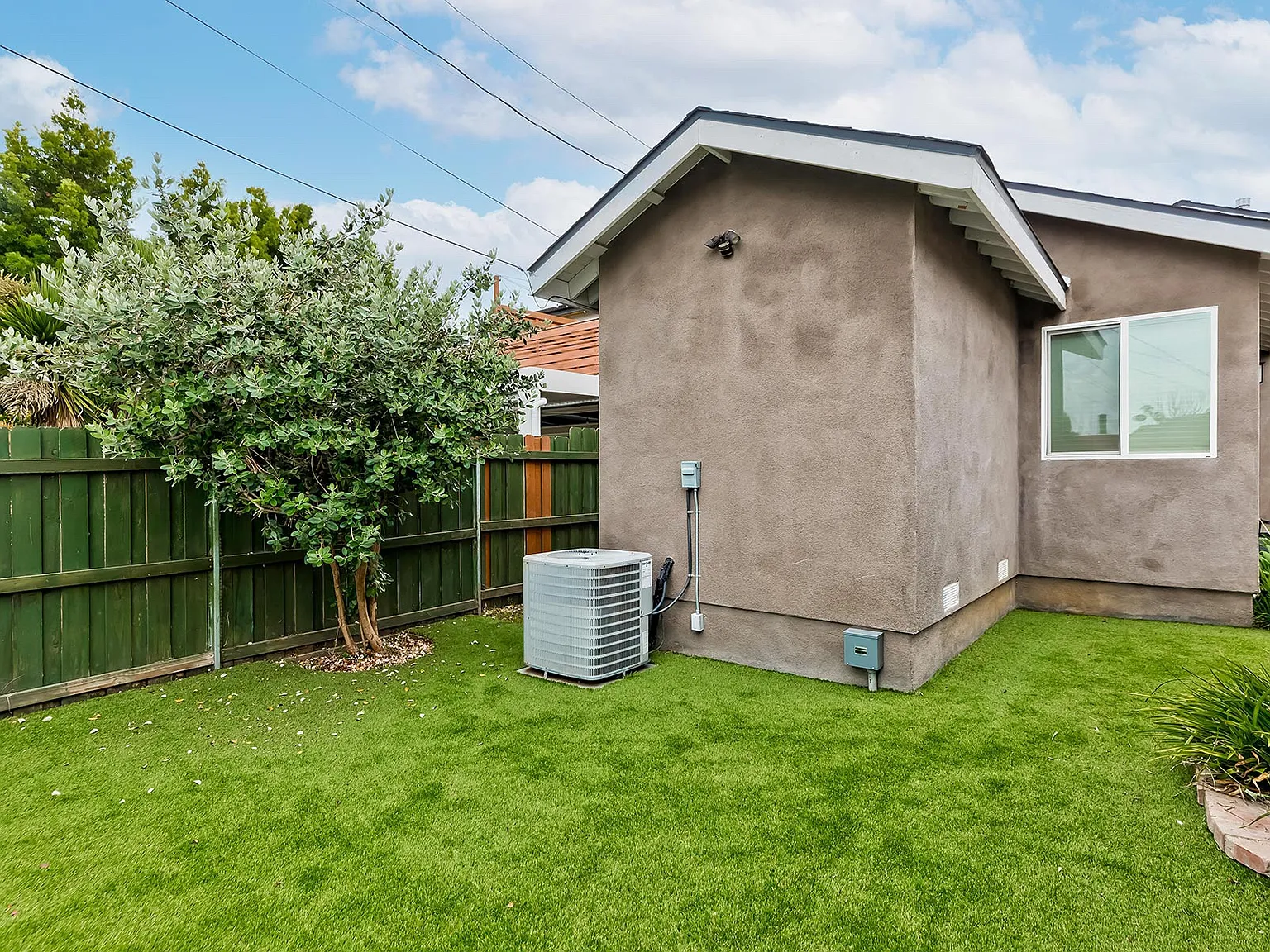 3 bed, 1232 sqft, $5,500 — Photo 4