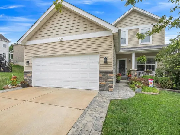 1033 Maywood Dr, Eureka, MO 63025