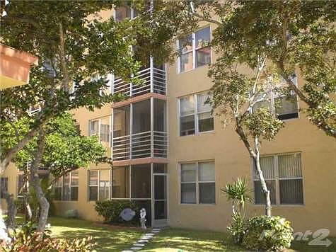 2nd image of 17890 W Dixie Hwy APT 711