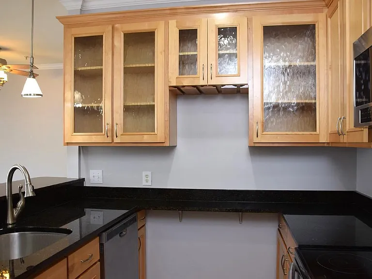 720 N Person St #103 — Photo 9
