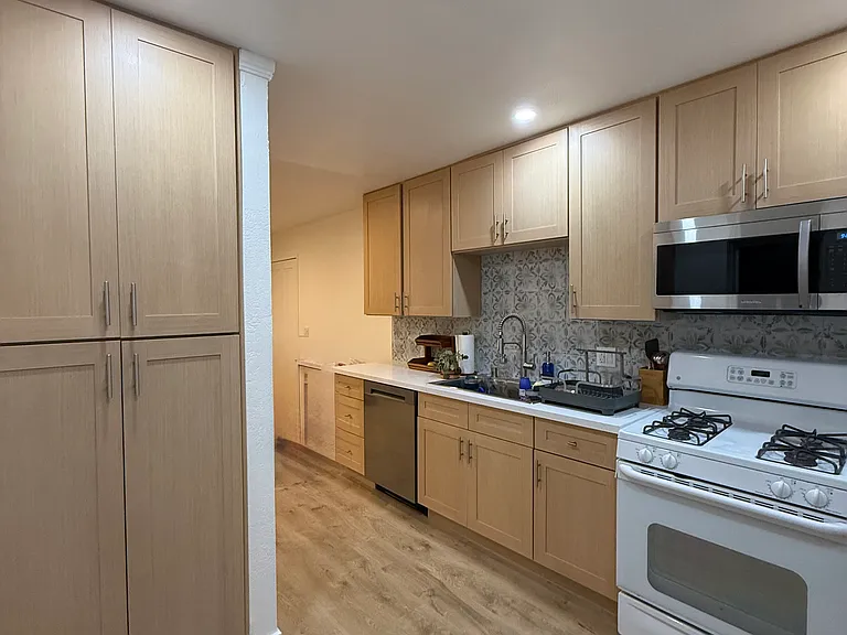 521 W Montecito St #1 — Photo 3