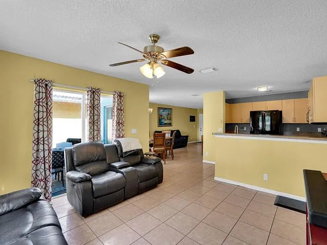 3331 Commodore Ct — Photo 14