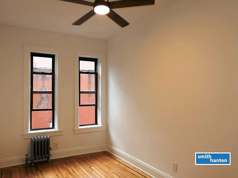 150 Smith St #3R — Photo 5