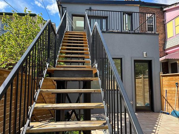 3rd image of 1577 Bloor St W #1