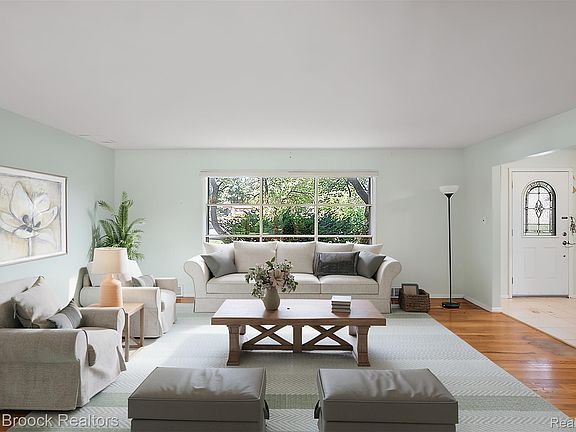 3rd image of 6609 E Knollwood Cir