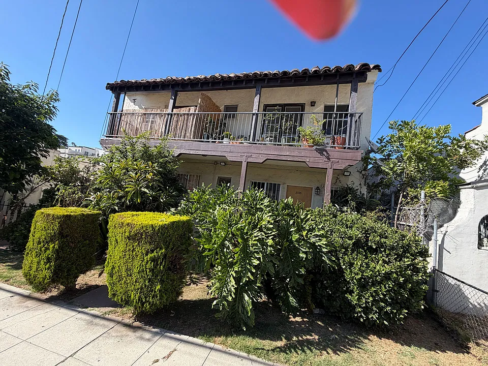 2335 Miramar St