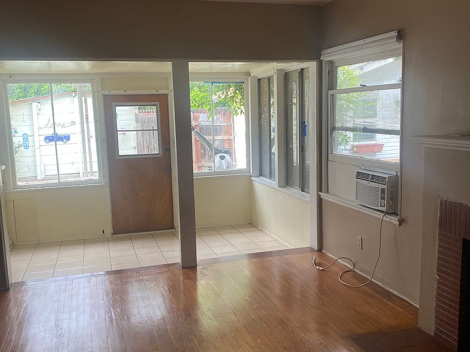 1st image of 425 E Columbia Ave