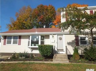 23 Rutledge St, Brentwood, NY 11717