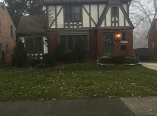 827 University Pl, Grosse Pointe, MI 48230